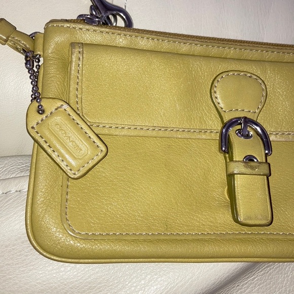 Coach clutch - Picture 2 of 3